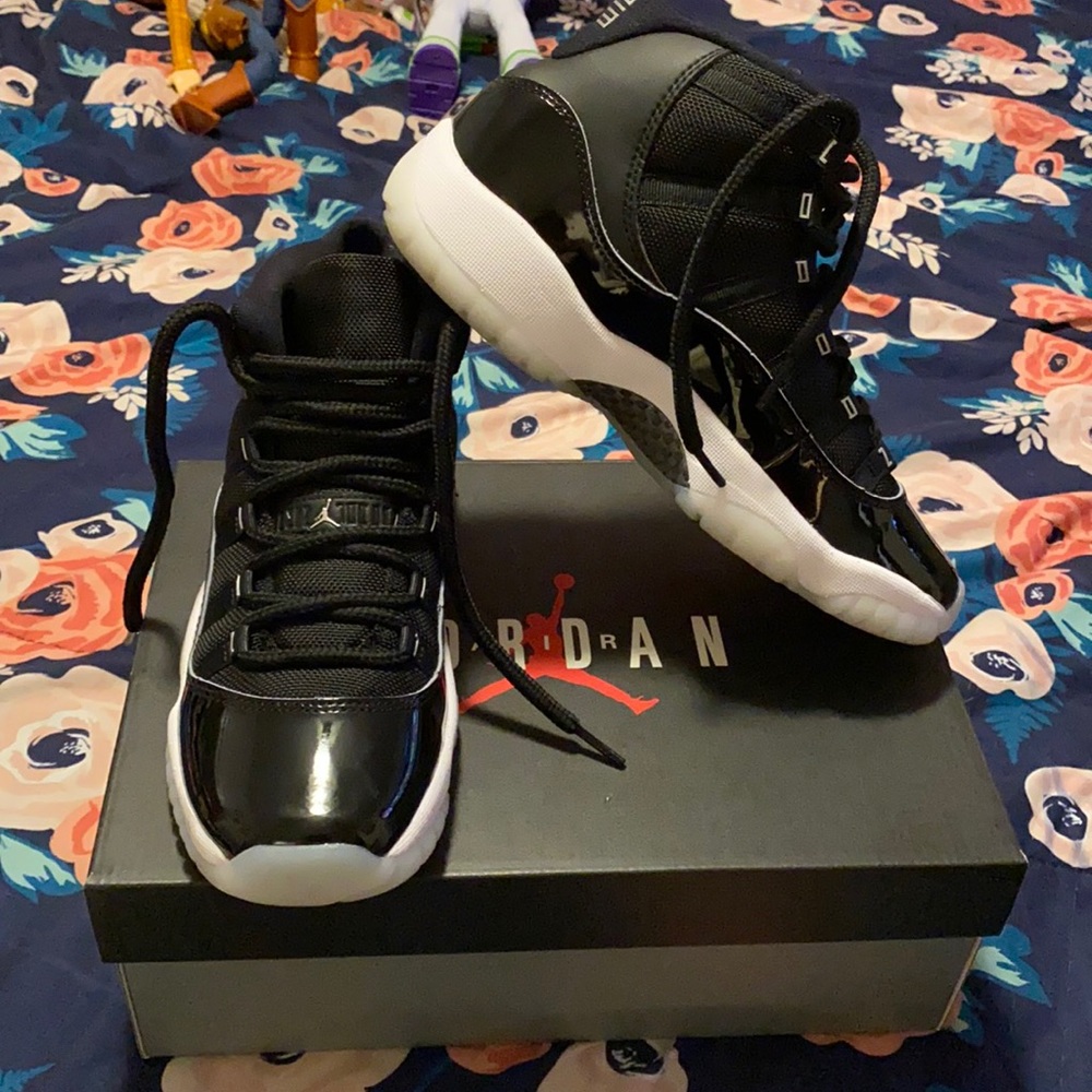 Jordan 11 retro Size 6.5 men or 8 woman’s NEW!!!!!